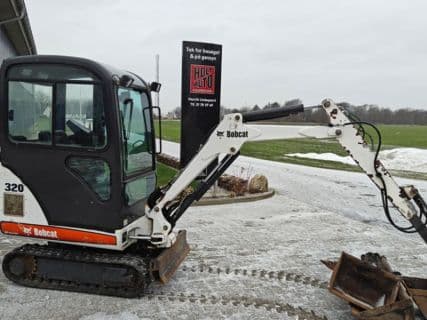 Bobcat 320