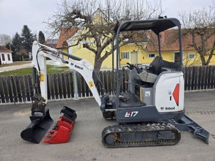 Bobcat E17