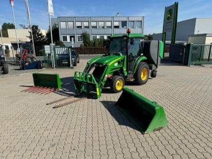 John Deere 3720