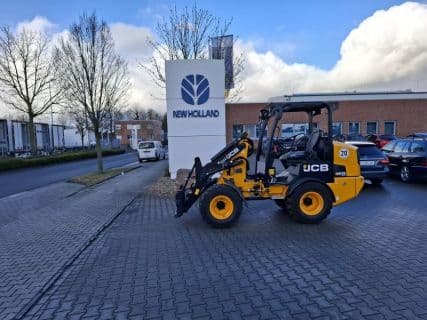 JCB 403 Plus Agri mit Schutzdach