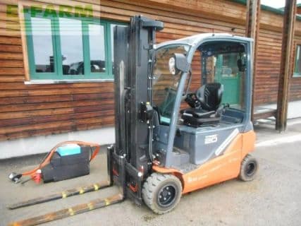 Toyota 8fbm20z triplex 4,7m + 3. u. 4. kreis bis gabelt