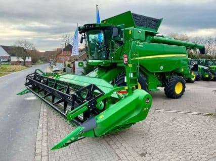 John Deere T560HM