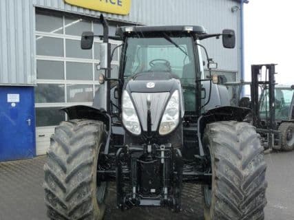 New Holland T7050