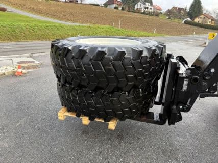 Nokian 13.4-34  8Loch