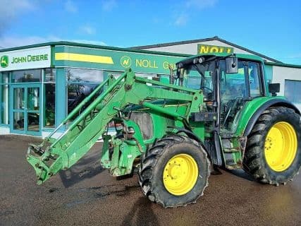 John Deere 6220