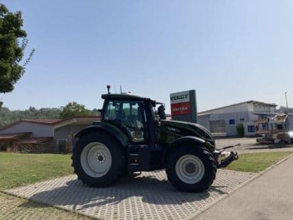 Valtra T215V