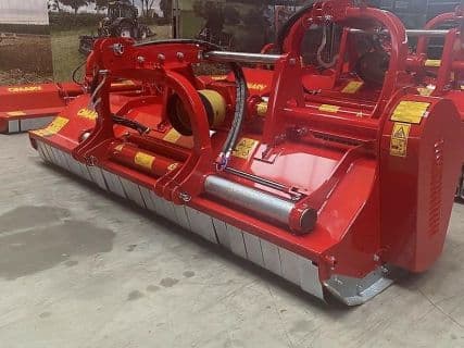 Omarv Schlegel   Mäher Heck