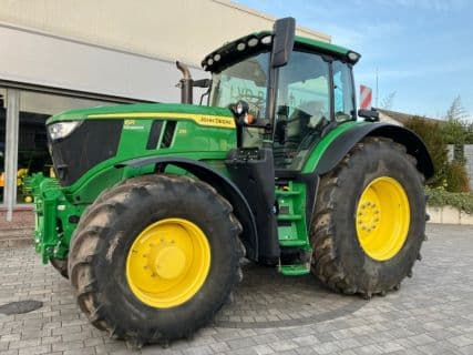John Deere 6R 215