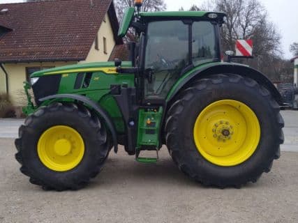 John Deere 6R215