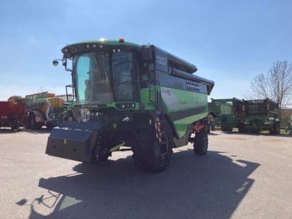 Deutz-Fahr C 6305 TS T5 mit Schneidwerk