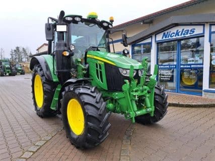 John Deere 6090M