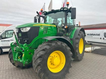 John Deere 6215R