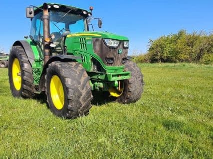 John Deere 6210R