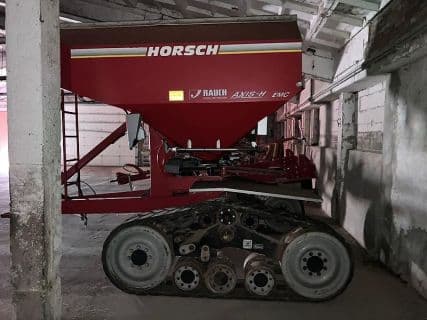 Horsch Spezial Düngerstreuer mit Raupenketten