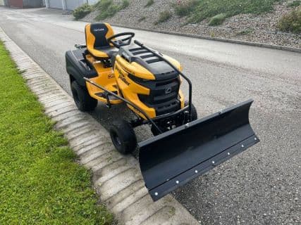 Cub Cadet XT1 Winter