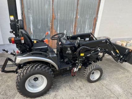 Solis Soilis 26 9+9 4x4 Black Panther mit Frontlader