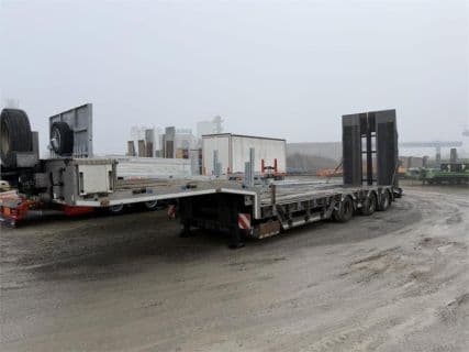 Humbaur HTS30 3 Achs Sattel mit Radmulden