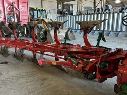 Kverneland 100 5 furet med variabel furebredde. Årg. .