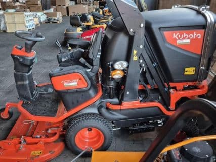 Kubota FC3-261 FRONTSAMMELMÄHER