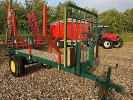 Lille fin kævle/udkørselsvogn u/kran.