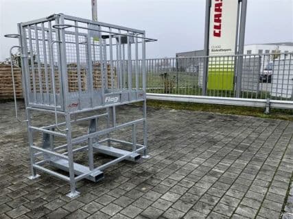 Fliegl HOCH SEITLICHER EINSTIEG