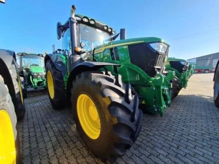 John Deere 6R 215