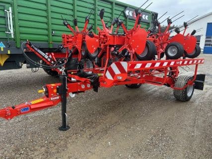 Kuhn gf13003 bugseret høvender