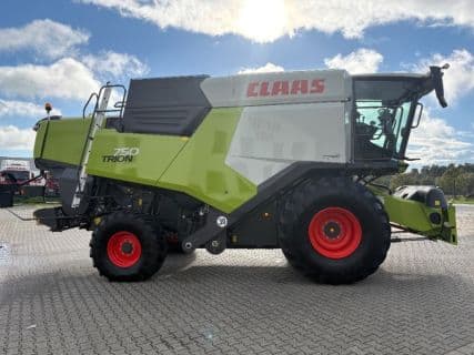 Claas TRION 750