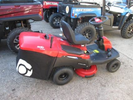 Solo R74.5 Li 36 V Akku Rasentraktor mit Akkupaket 4 x 8 Ah