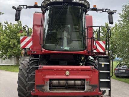 Case IH axial-flow 6140