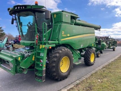 John Deere T560i mit 625X Schneidwerk