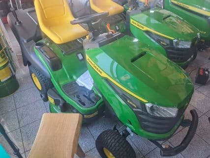 John Deere X167R