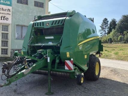 John Deere V461R