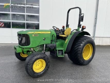 John Deere 5215
