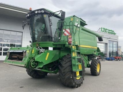 John Deere T560HM