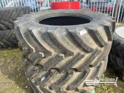 BKT 2X 650/65 R38