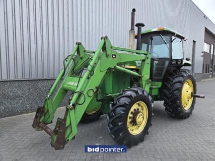 John Deere 4450 4wd with loader