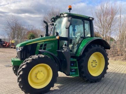 John Deere 6120M