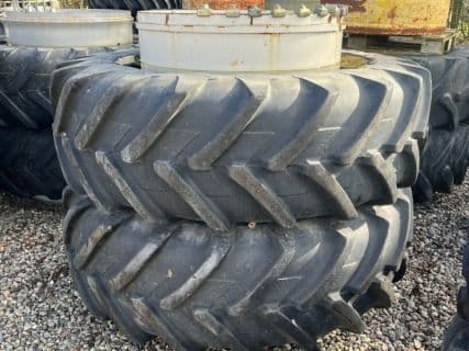 Michelin 20.8R38 med ring og 12stk låse.80% dæk i