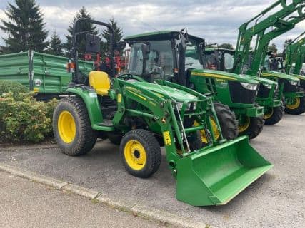 John Deere 3038 E