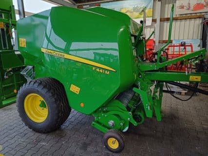 John Deere F441M