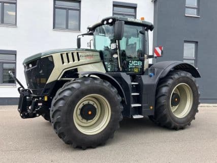 JCB Fastrac 8330 iCON