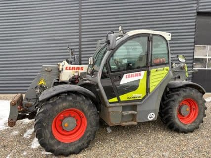 Claas SCORPION 7050