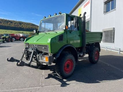 Mercedes-Benz Unimog 424
