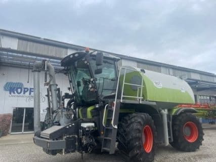 Claas Xerion 3300 Saddle Trac mit SGT Leistungshydraulik