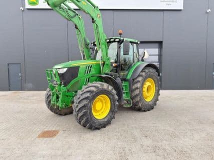 John Deere 6215R