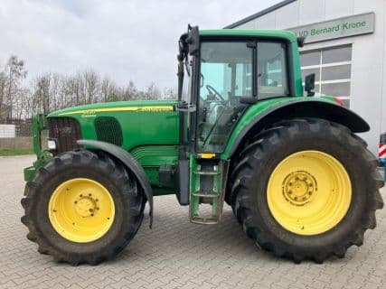 John Deere 6820