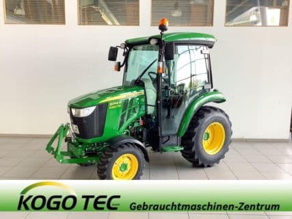 John Deere 3046R
