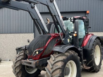 Valtra T174 Frontlæsser