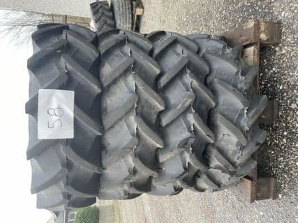 Pirelli 250/80-18 Traktordæk